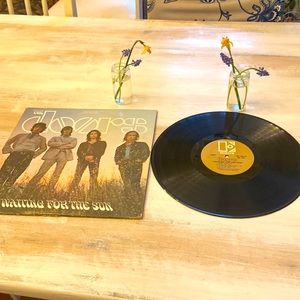 Vintage Record- The Doors! Waiting for the sun.